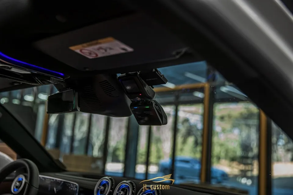Mercedes-Benz GLC dash cam navigation - Mercedes-Benz GLC Dashcam & Navigation Upgrade photo 4