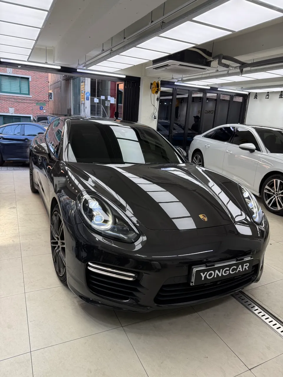 Porsche PanameraのPPF施工事例｜部分施工の費用目安と仕上がり 施工写真 1-1