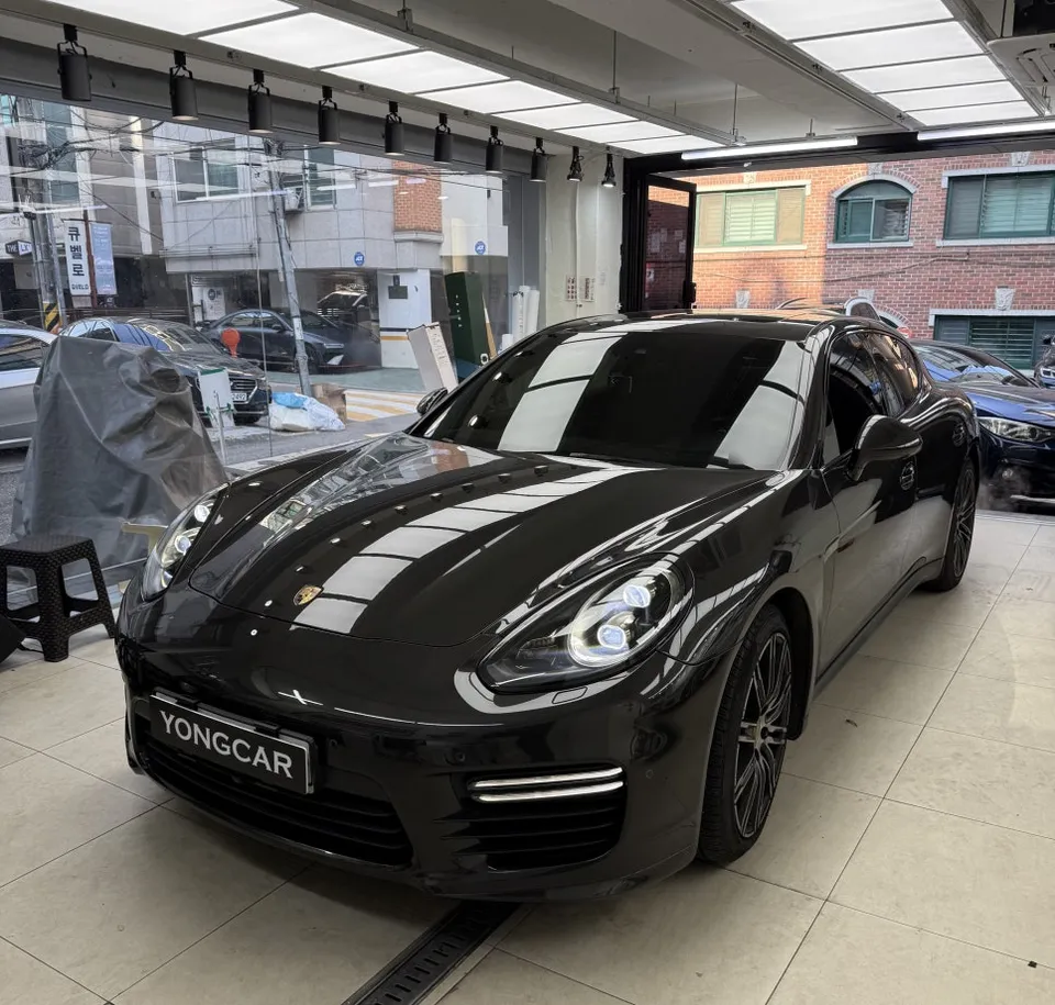 Porsche PanameraのPPF施工事例｜部分施工の費用目安と仕上がり 施工写真 2-1