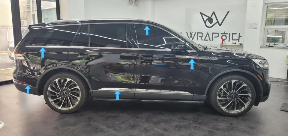 Lincoln Aviatorのカーラッピング事例|クロームメッキの印象変更 施工写真 1-3