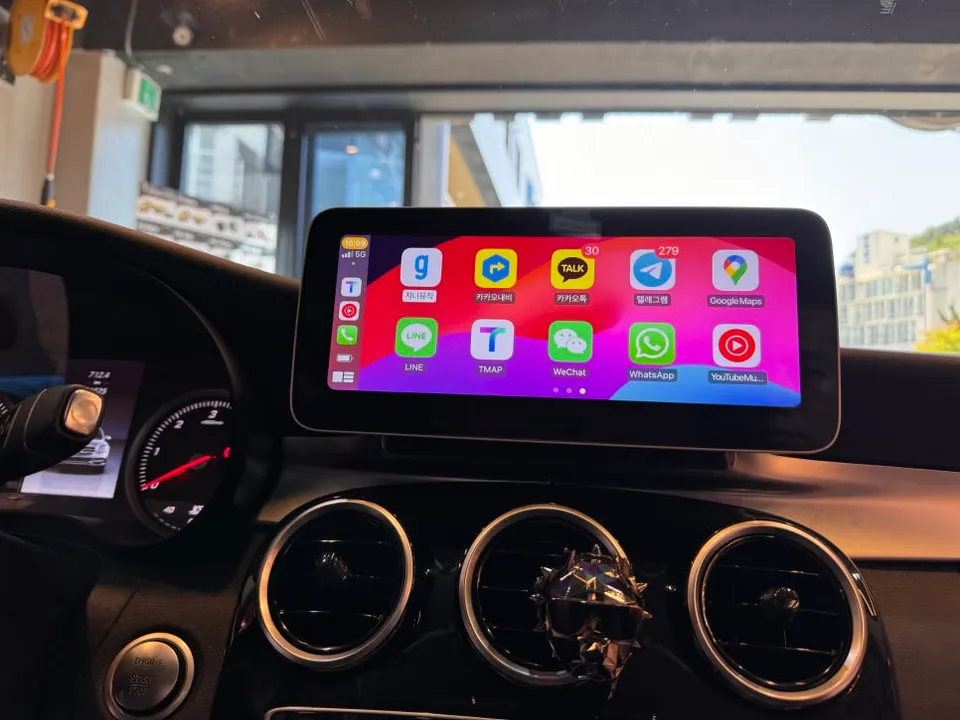 Mercedes-Benz C-Class W205のAndroid Auto・CarPlay取付事例 施工写真 2-2