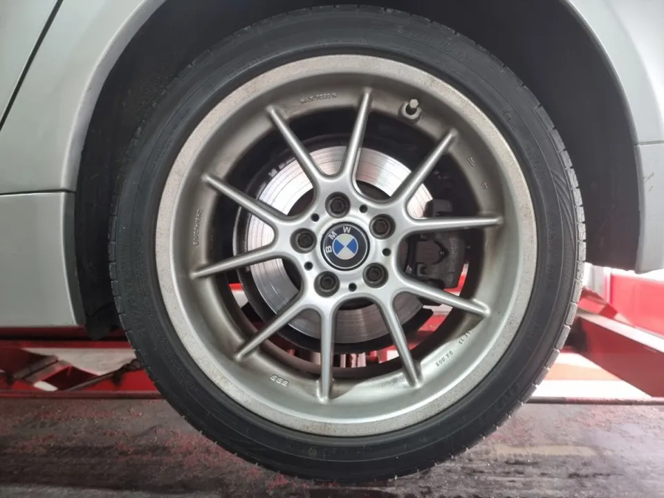BMW 5 Seriesのホイールリペア・塗装事例 施工写真 4-1