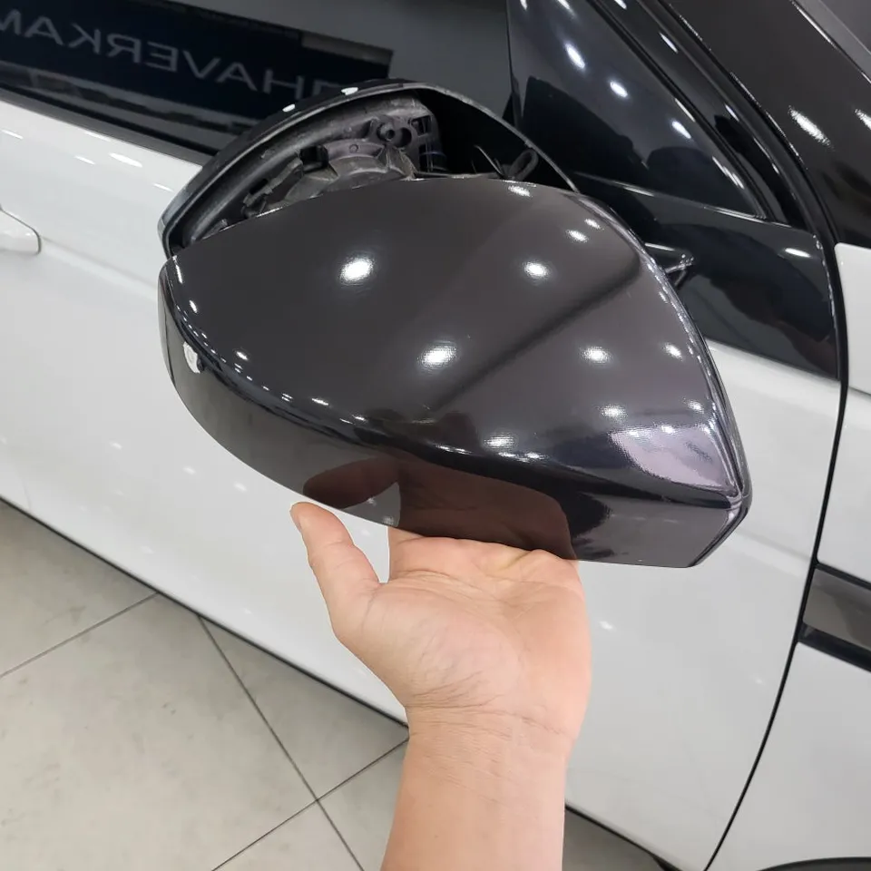 ランドローバー ディスカバリー スポーツのカーラッピング事例 施工写真 2-3