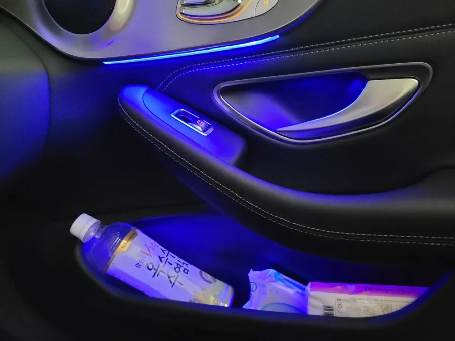 Mercedes-Benz C-Class Coupe ambient lighting - Mercedes-Benz C-Class Coupe Ambient Lighting Review photo 6