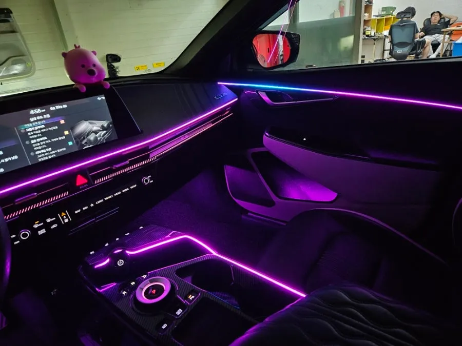 Kia EV6 ambient lighting - Kia EV6 Ambient Lighting Review — Enhanced Interior LEDs photo 4