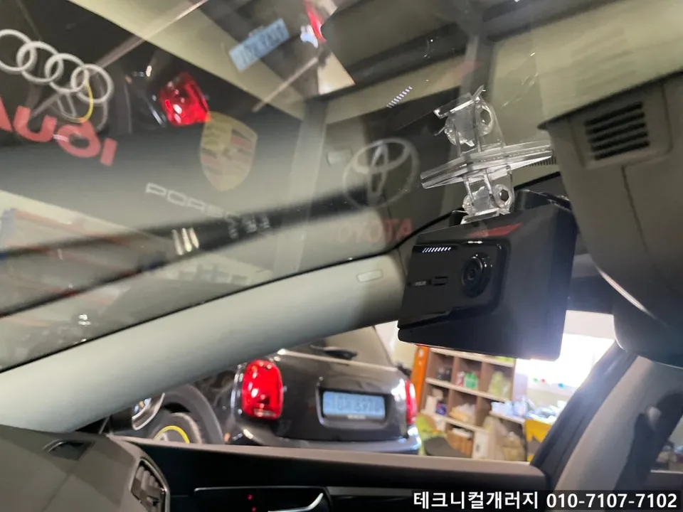 Volkswagen Passatのドラレコ取付事例|費用目安・仕上がり 施工写真 3-1