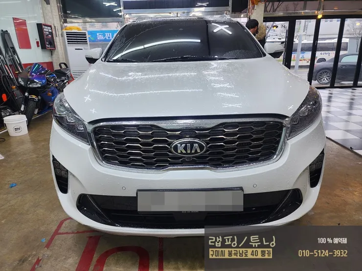 Kia Sorento UMのカーラッピング事例|費用目安・仕上がり 施工写真 2-1