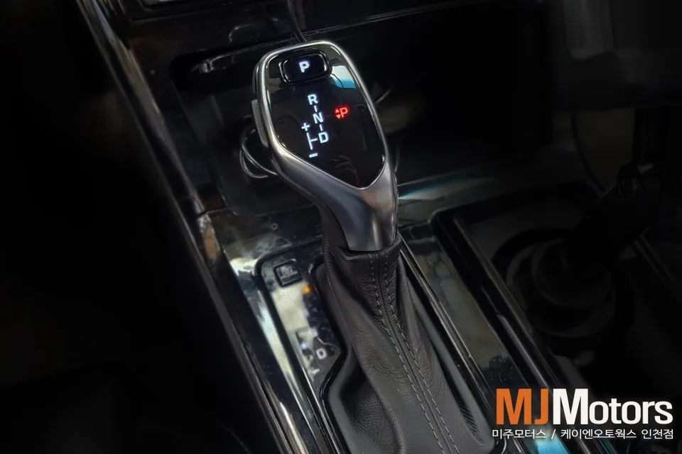 Kia K7 Steering Wheel Customization Review — Enhanced Interior photo 2