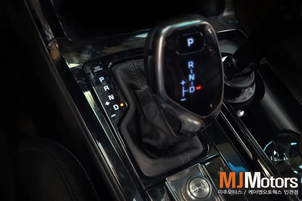 Kia K7 steering wheel - Kia K7 Steering Wheel Customization Review — Enhanced Interior photo 5