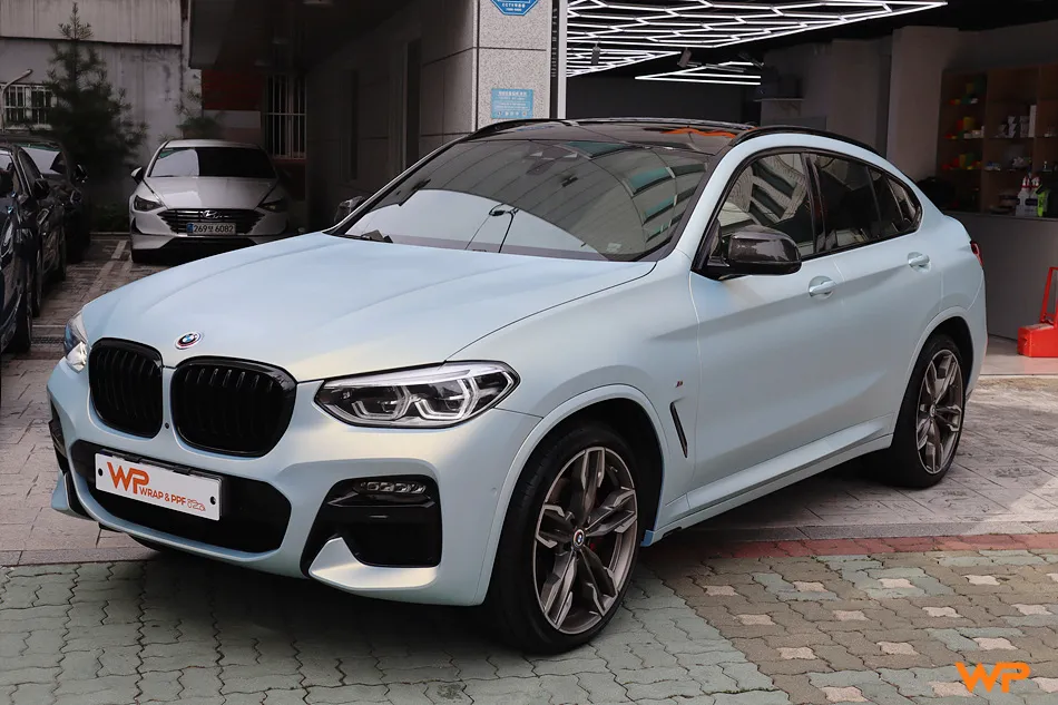 BMW X4 vinyl wrap - BMW X4 M40i Vinyl Wrap Review: Stunning Transformation photo 4