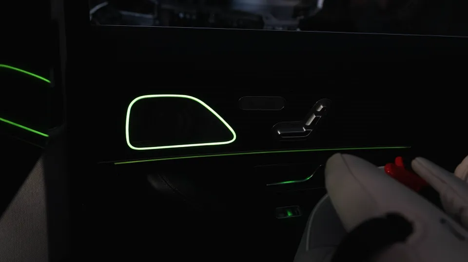 Mercedes-Benz GLS W167, GLE X167 ambient lighting - Mercedes-Benz GLS/GLE Ambient Lighting Review — Enhanced Interior photo 4