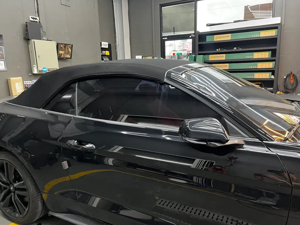 Ford Mustangのカーフィルム施工事例｜費用目安・仕上がり 施工写真 3-1