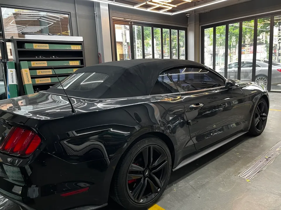 Ford Mustangのカーフィルム施工事例｜費用目安・仕上がり 施工写真 1-2
