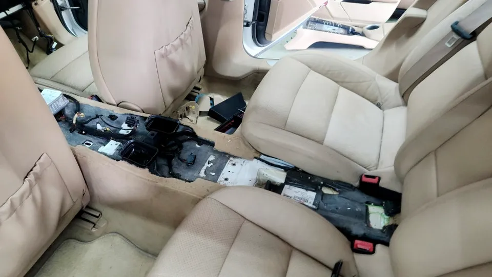 Porsche Panamera 970 body kit - Porsche Panamera 970 Interior Conversion Review — Modernized Cabi photo 5