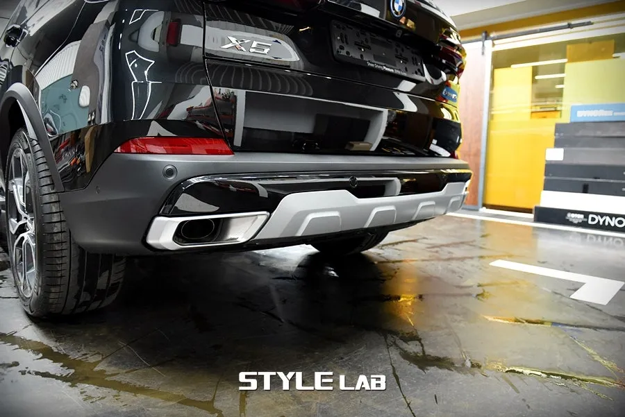 BMW X5 vinyl wrap - BMW X5 Vinyl Wrap: Chrome Delete for a Bold Look photo 6