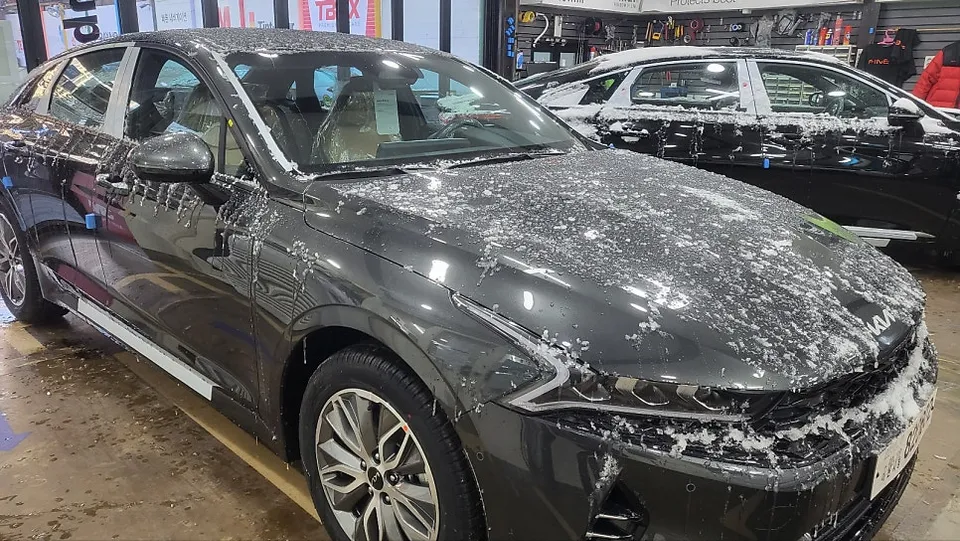 Hyundai Azeraのカーフィルム施工事例|費用目安・仕上がり 施工写真 2-3