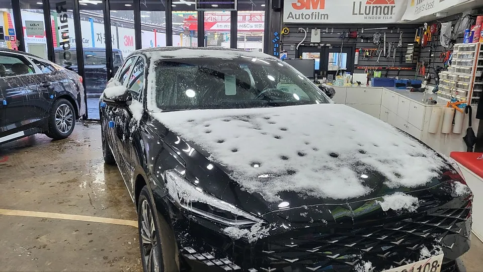 Hyundai Azeraのカーフィルム施工事例|費用目安・仕上がり 施工写真 3-3