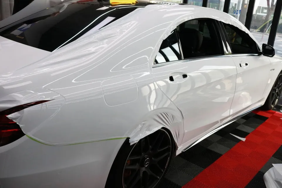 メルセデス・ベンツ S63 AMGのカーラッピング事例|費用目安・仕上がり 施工写真 1-2