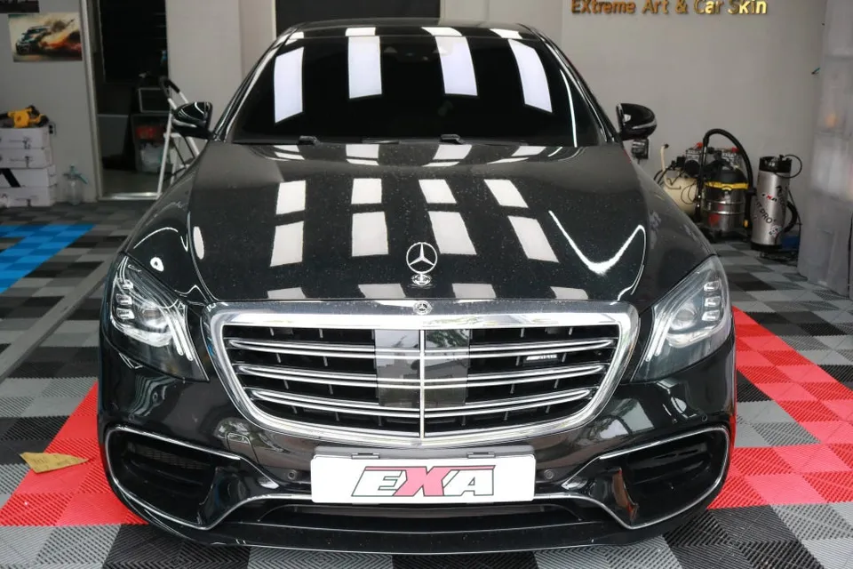 メルセデス・ベンツ S63 AMGのカーラッピング事例|費用目安・仕上がり 施工写真 2-2