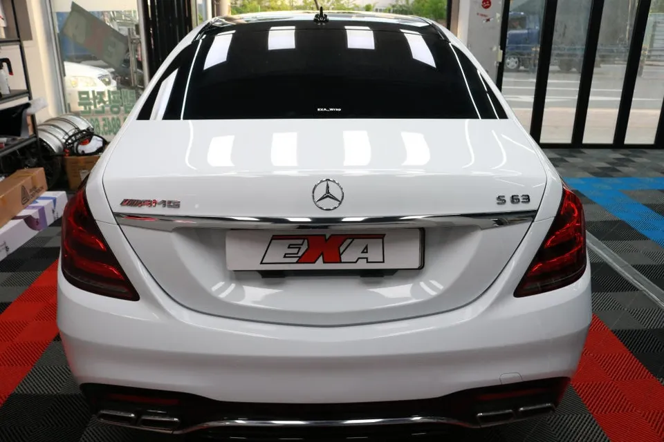 メルセデス・ベンツ S63 AMGのカーラッピング事例|費用目安・仕上がり 施工写真 1-3