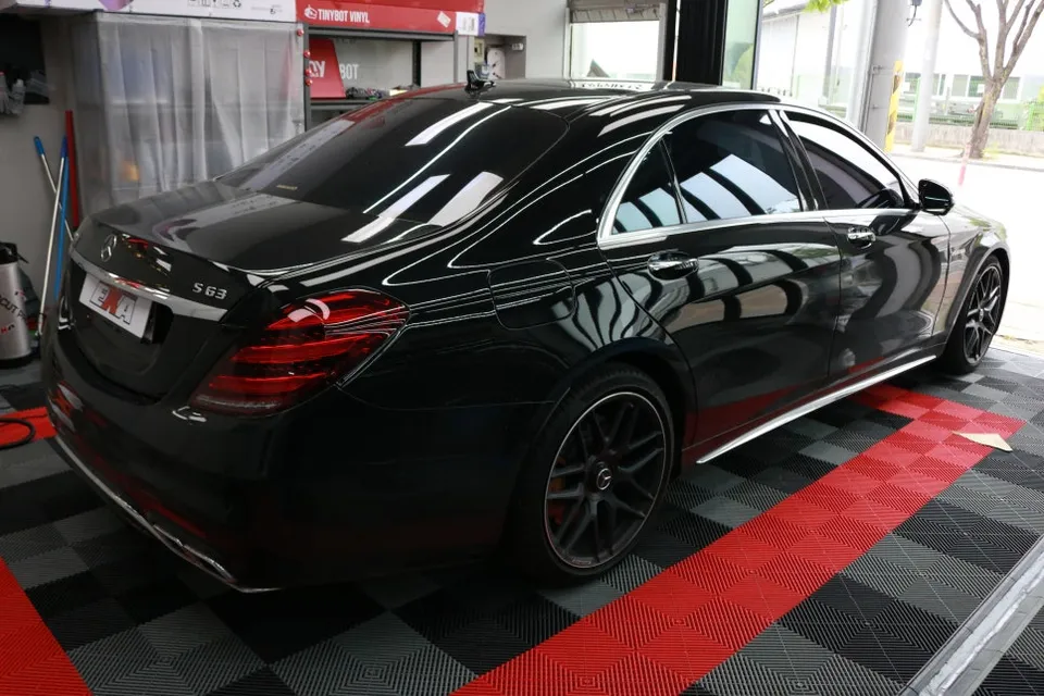 メルセデス・ベンツ S63 AMGのカーラッピング事例|費用目安・仕上がり 施工写真 2-3
