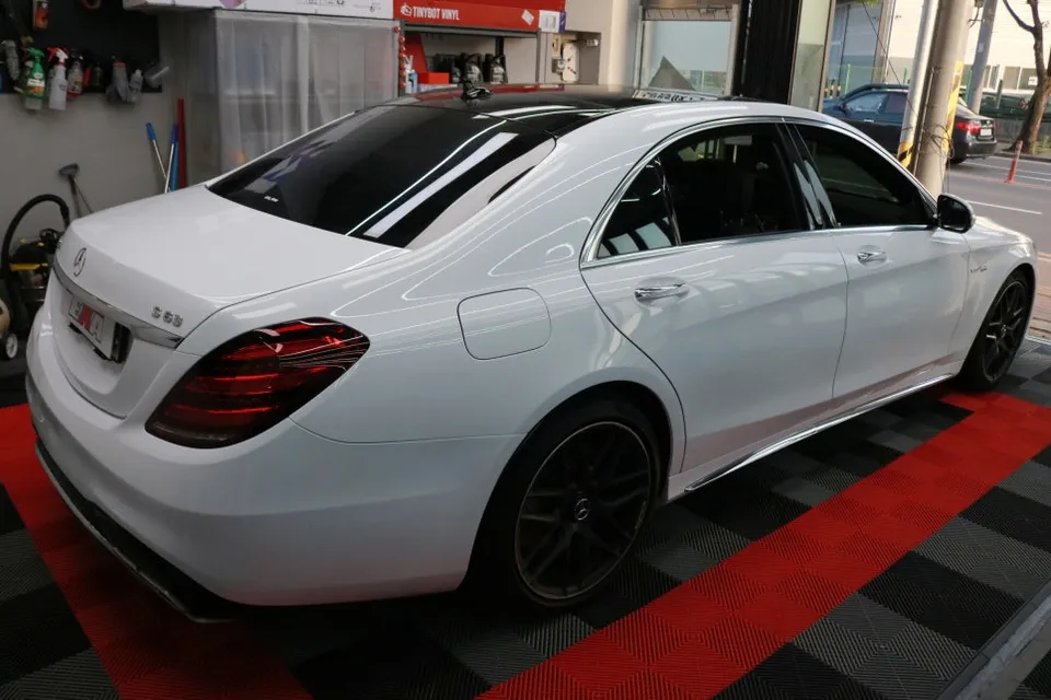 メルセデス・ベンツ S63 AMGのカーラッピング事例|費用目安・仕上がり 施工写真 3-3