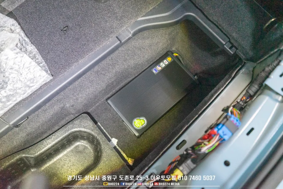 Porsche Taycan dash cam - Porsche Taycan Dash Cam Installation Review photo 4