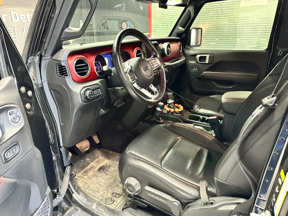 Jeep Wrangler paint correction - Jeep Wrangler Paint Correction Review — Results & Cost photo 2