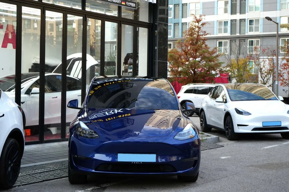 Tesla Model Y PPF施工事例|韓国での実例と費用目安 施工写真 2-1