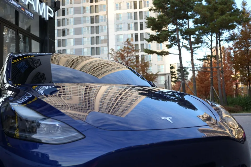 Tesla Model Y PPF施工事例|韓国での実例と費用目安 施工写真 2-3