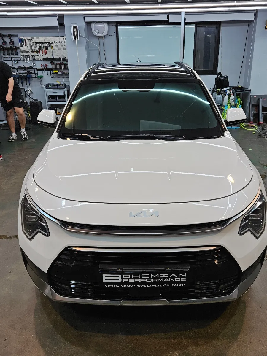 Kia Niroのカーラッピング事例｜費用目安・仕上がり 施工写真 3-3