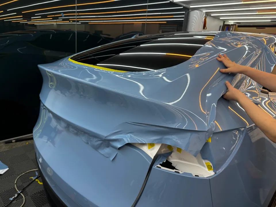 Tesla Model Yのカーラッピング再施工事例｜費用目安・仕上がり 施工写真 2-2