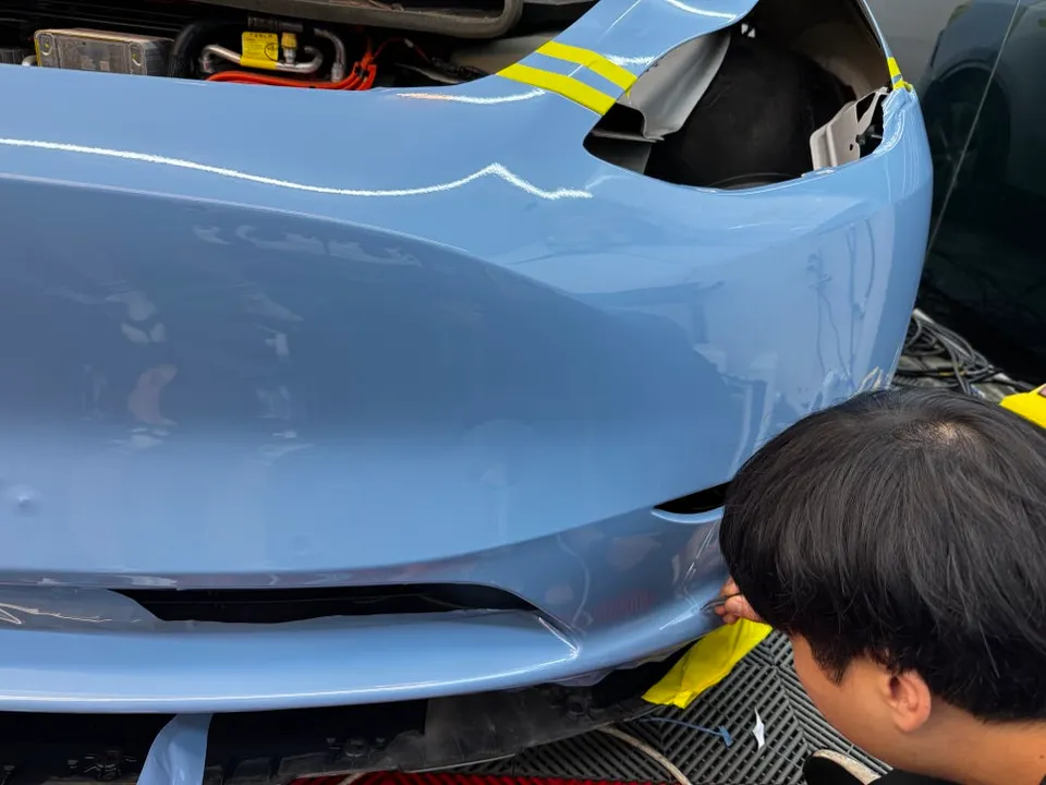 Tesla Model Yのカーラッピング再施工事例｜費用目安・仕上がり 施工写真 3-2