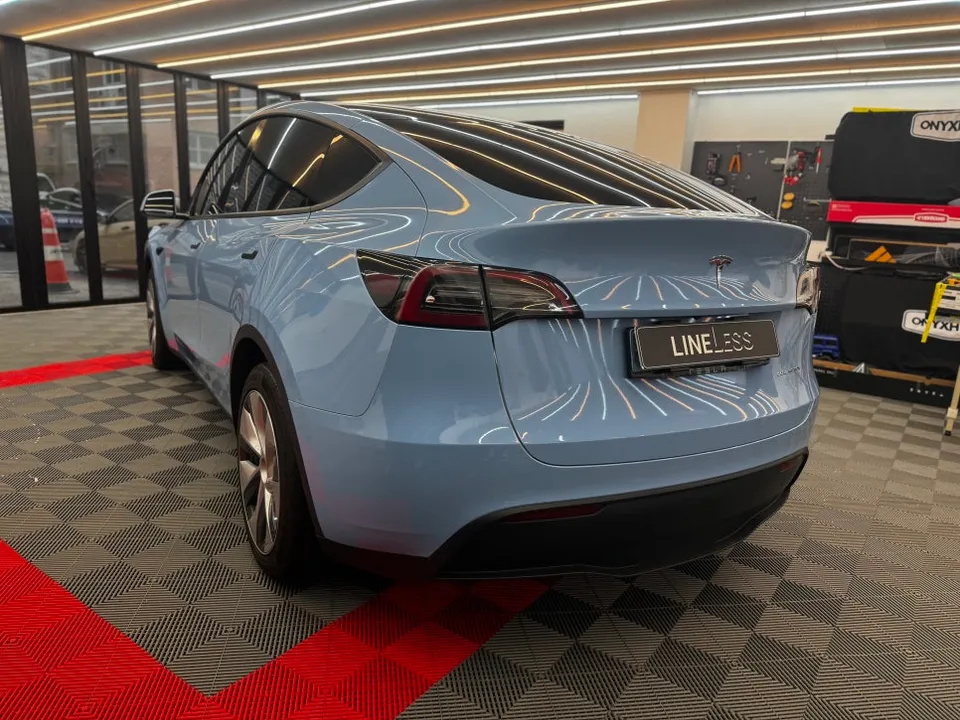 Tesla Model Yのカーラッピング再施工事例｜費用目安・仕上がり 施工写真 3-3