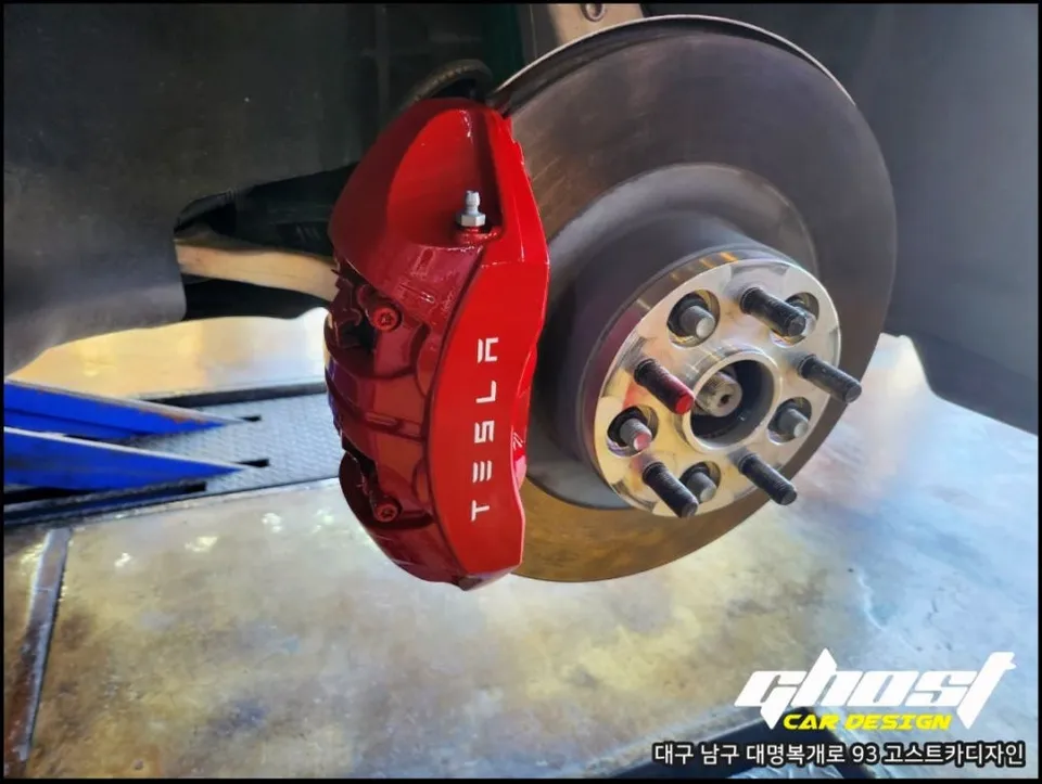 Tesla Model Y Caliper Paint Review — Stunning Red Powder Coat photo 2