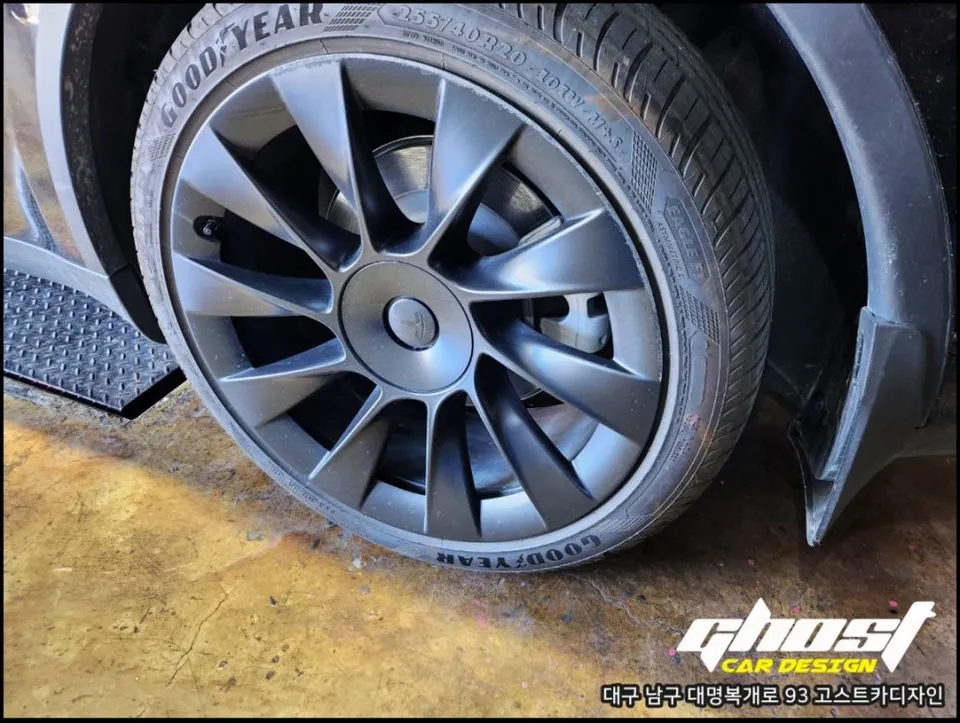 Tesla Model Y caliper painting - Tesla Model Y Caliper Paint Review — Stunning Red Powder Coat photo 6