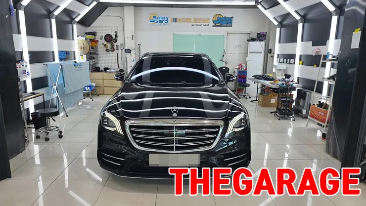 Mercedes-Benz S-Class W222 dash cam installation result