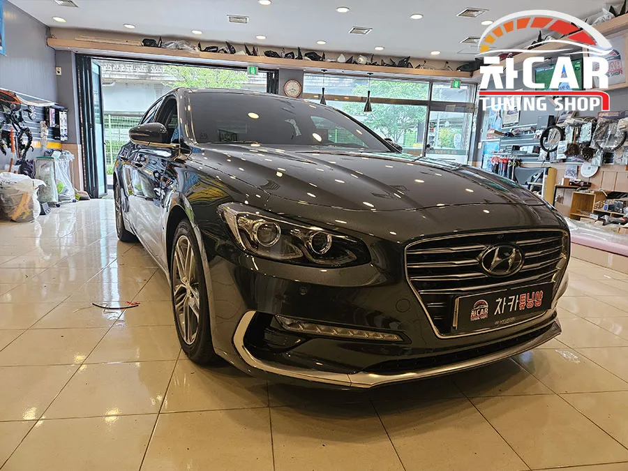 Hyundai Grandeur IG Ambient Lighting Review — Enhanced Interior M Before