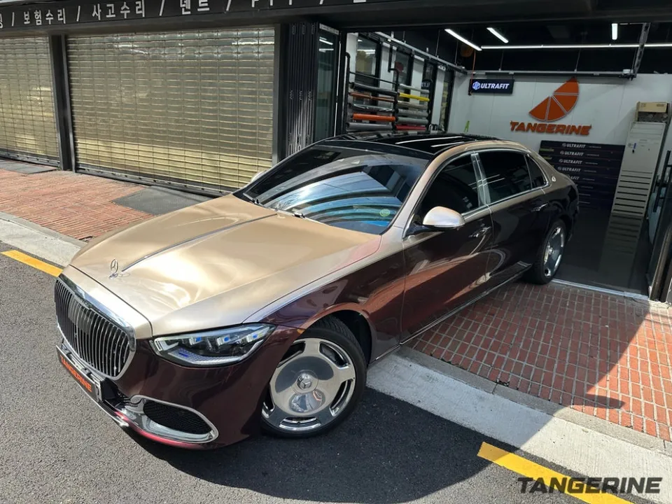 メルセデス・マイバッハS580 施工事例:デュオトーンラッピング 施工写真 3-1