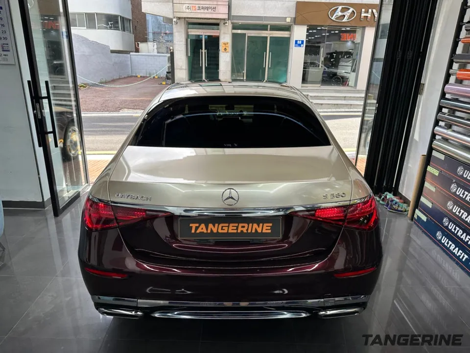 メルセデス・マイバッハS580 施工事例:デュオトーンラッピング 施工写真 1-2