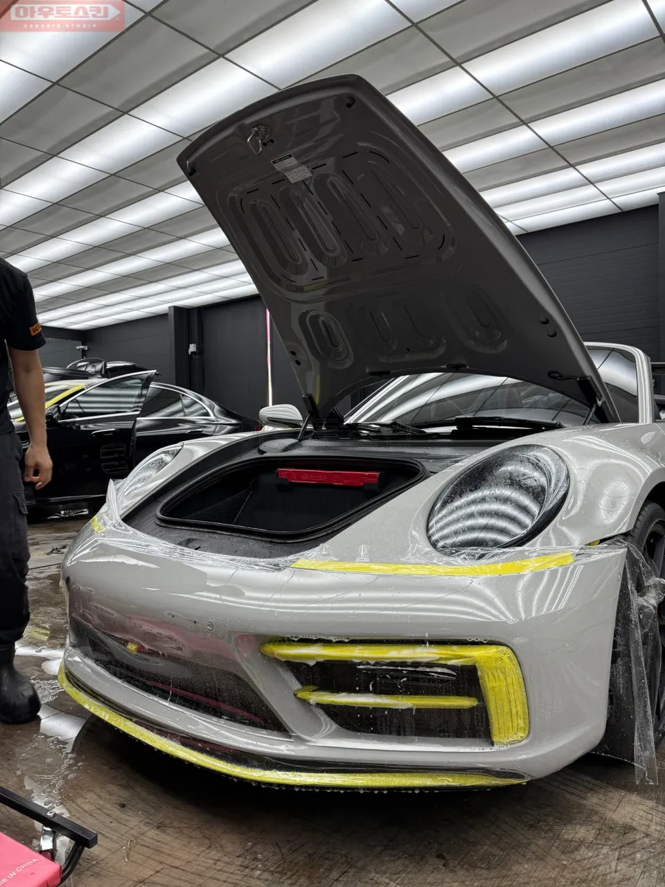 ポルシェ 911のPPF施工事例|韓国での実施工 施工写真 3-1