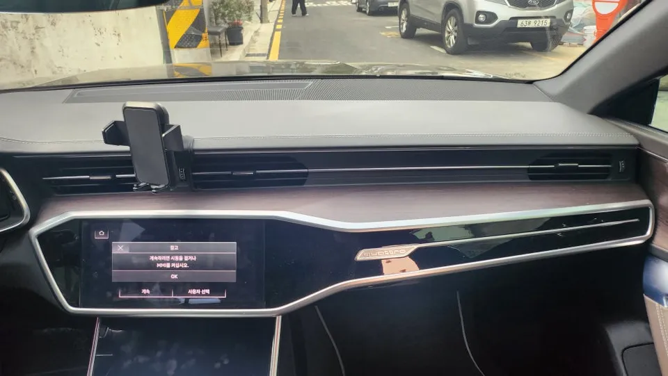 Audi A7のカーラッピング事例 施工写真 2-2