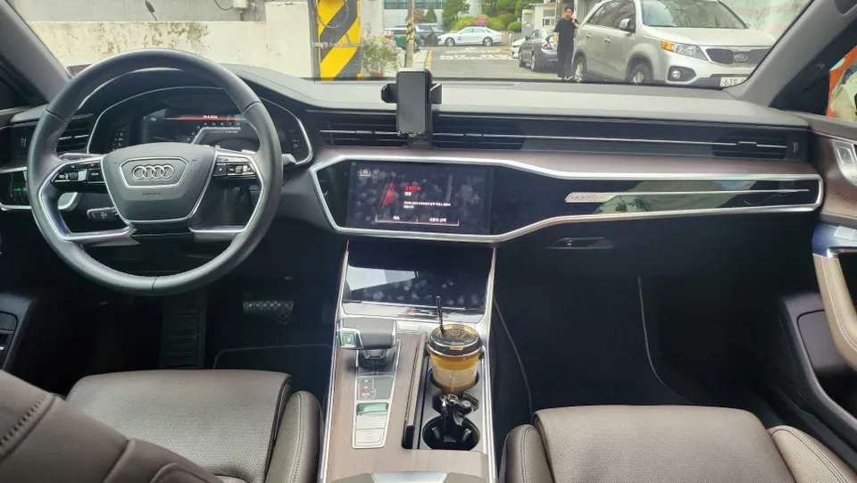 Audi A7のカーラッピング事例 施工写真 3-2