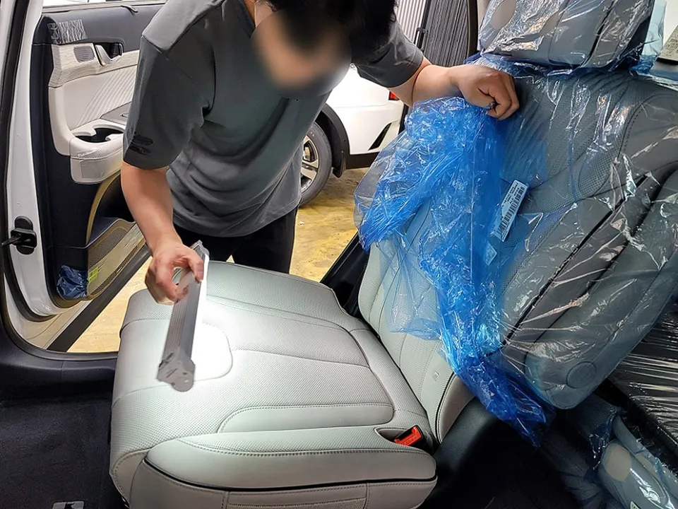 Kia Mohaveのカーフィルム施工事例｜費用目安・仕上がり 施工写真 1-3