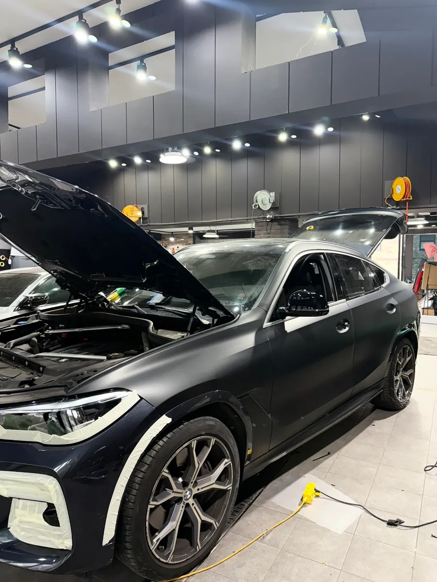 BMW X6 vinyl wrap - BMW X6 Vinyl Wrap Review: Cost & Matte Black Transformation photo 5