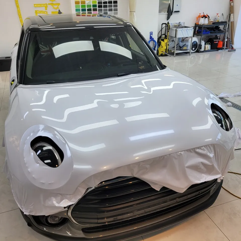MINI Clubman vinyl wrap - MINI Clubman Vinyl Wrap Review: Pearl White Lower Wrap photo 3