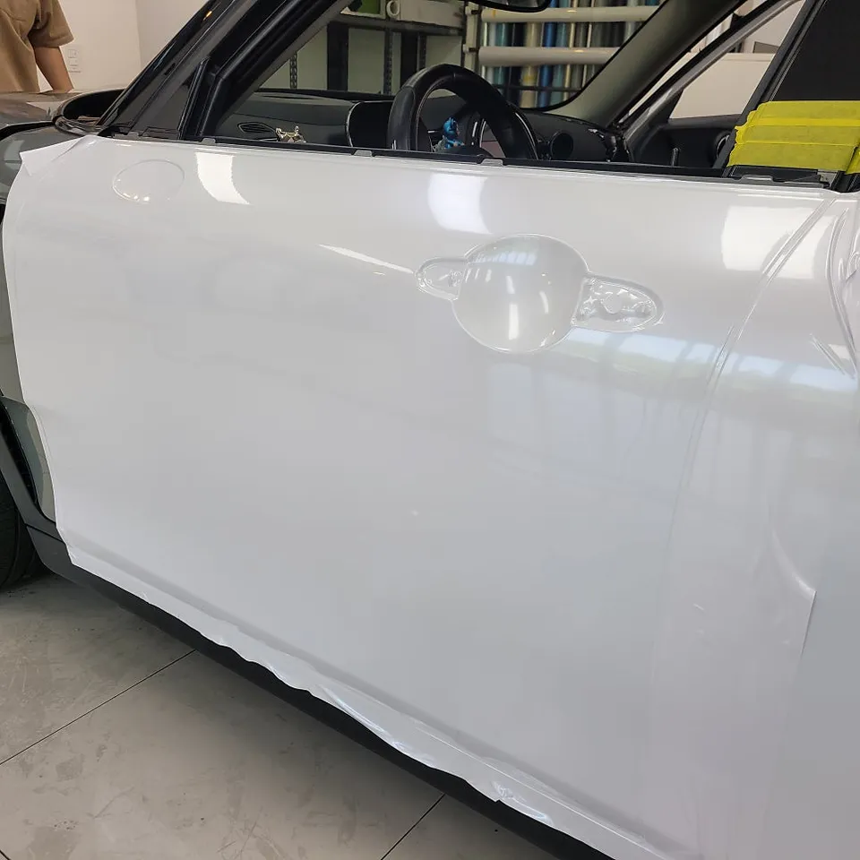 MINI Clubman vinyl wrap - MINI Clubman Vinyl Wrap Review: Pearl White Lower Wrap photo 4