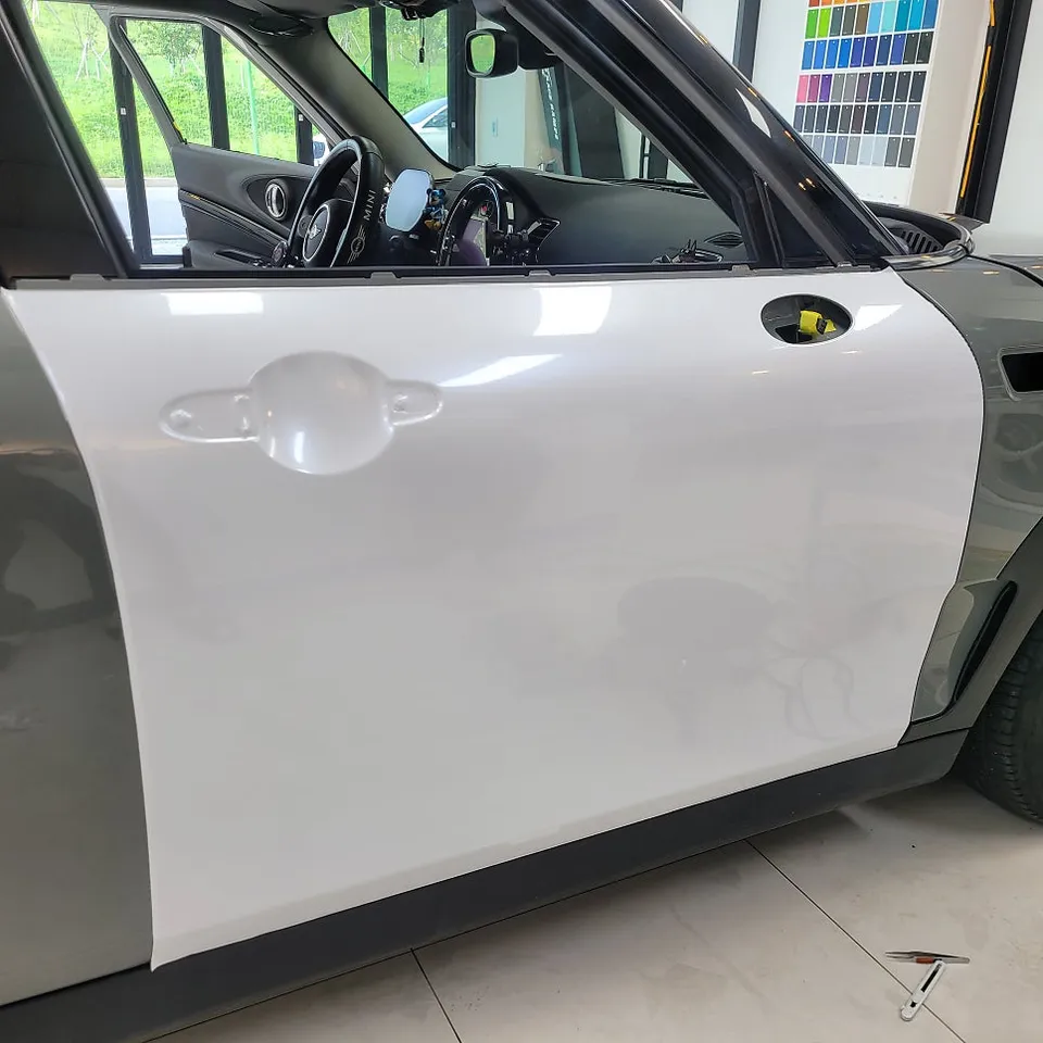 MINI Clubman vinyl wrap - MINI Clubman Vinyl Wrap Review: Pearl White Lower Wrap photo 7