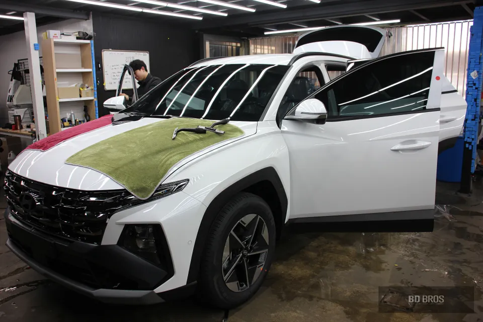 Hyundai Tucsonのカーフィルム施工事例｜費用目安・仕上がり 施工写真 3-2