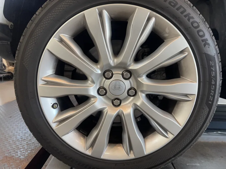 Land Rover Discovery 4 wheel repair - Land Rover Discovery 4 Wheel Repair & Painting Review photo 3